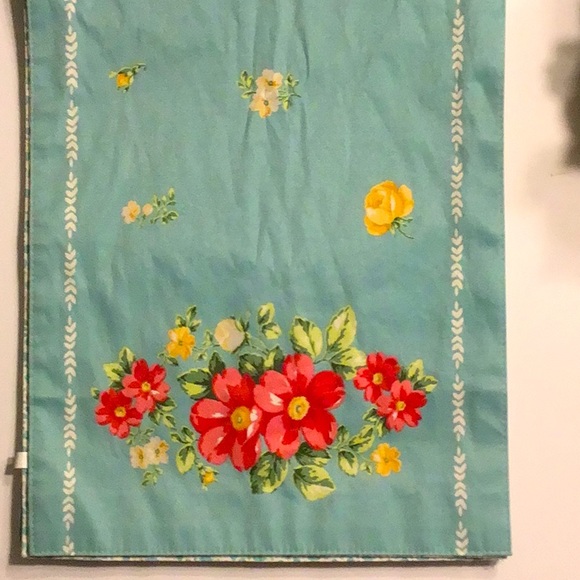 The Pioneer Woman Dining Pioneer Woman Table Runner Poshmark